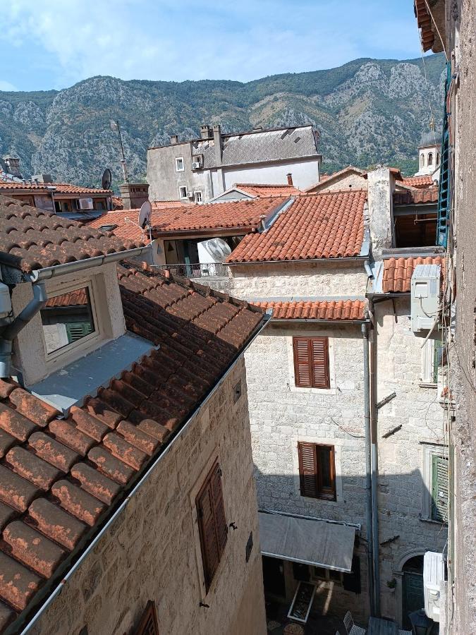 Nova Dvokrevetna Soba Sa Dva Odvojena Kreveta I Zajednickim Kupatilom Hotel Kotor Ngoại thất bức ảnh